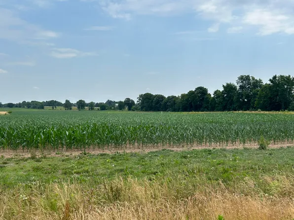 72 Avenue 8, Zeeland, MI 49464