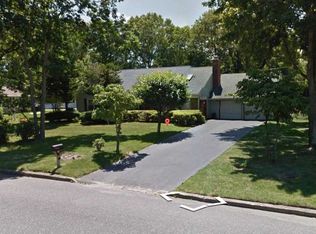 174 Sycamore Cir, Stony Brook, NY 11790