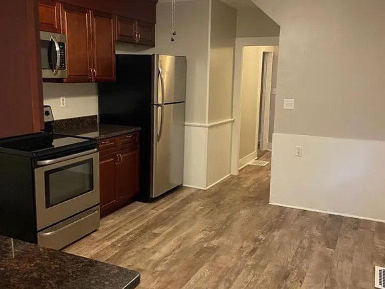 136 Pine St #136 — Photo 2