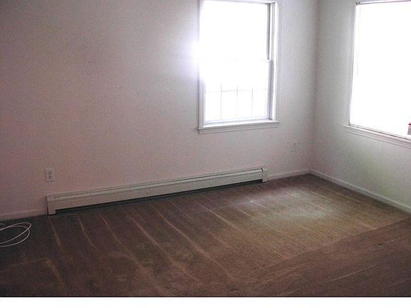 5th image of 30 Washington Ave N #2