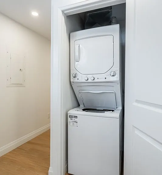 113 Catharine St N #4 — Photo 8
