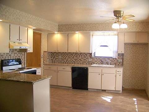 3rd image of 208 S La Mesa Dr