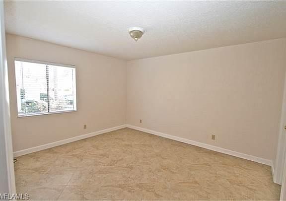3rd image of 4629 Bayshore Dr APT J2