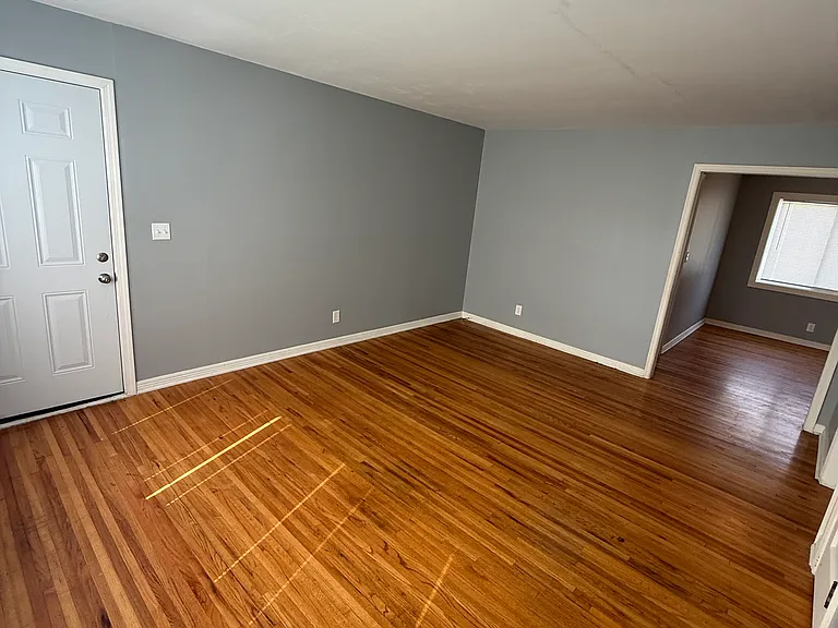 638 S Woodlawn Blvd — Photo 7