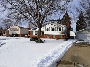 13013 Nantucket Dr, Sterling Heights, MI