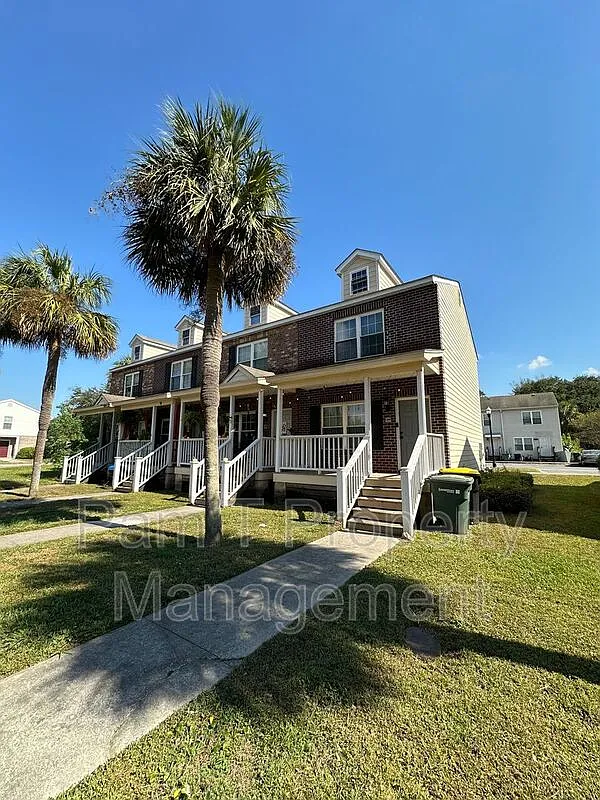 2 bed, 2.5 bath, 1056 sqft, $1,750 — Photo 3