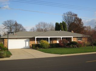 212 Ossami Lake Dr, Morton, IL