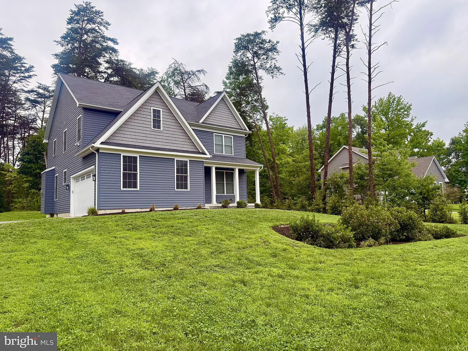 3 bed, 2.5 bath, 2680 sqft, $4,000 — Photo 2