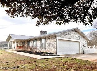 401 Poplar Creek Rd, Oliver Springs, TN 37840