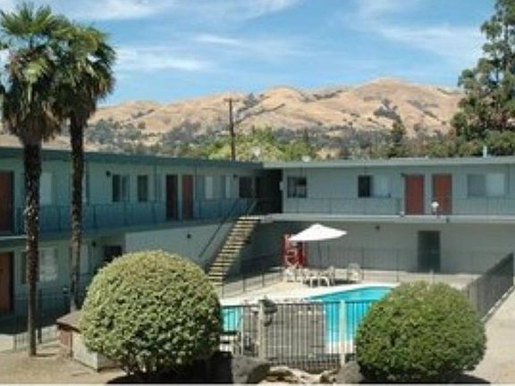 3rd image of 270 La Pala Dr #5