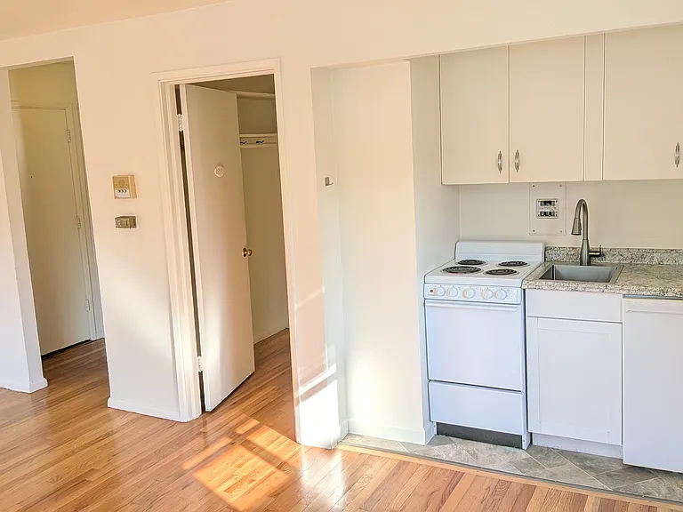 Greenlake South Shore — Photo 13