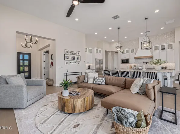 3814 W RUNNING DEER Trail, Phoenix, AZ 85083