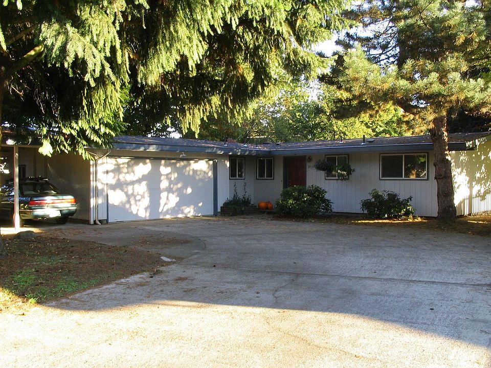 View from cul-de-sac