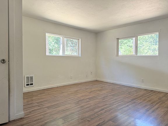 4th image of 3247 78th Ave SE