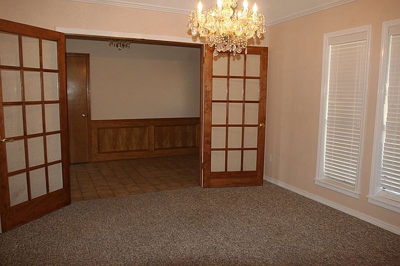 1st image of 4006 Oak Creek Dr