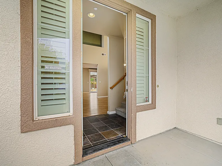 729 Copperfield Ct — Photo 4