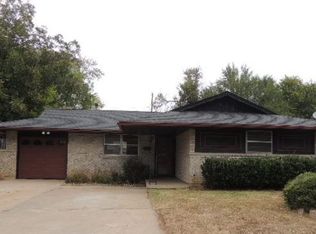 633 W Main St, Moore, OK 73160