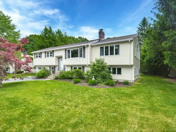 16 Honeysuckle Ln, Shrewsbury, MA 01545