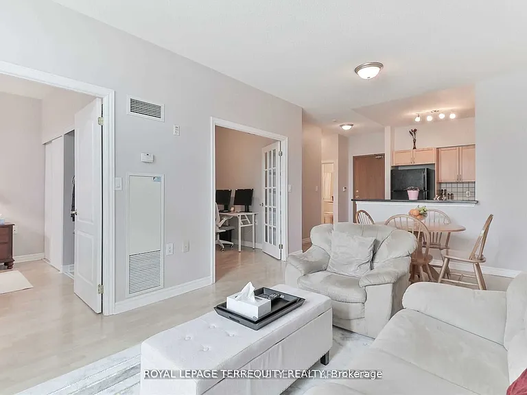 3830 Bathurst St #107 — Photo 6