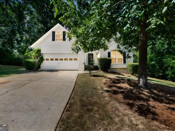 90 McIntosh Estates Ct, Sharpsburg, GA 30277