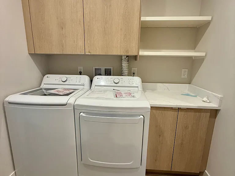 2212 N Cambridge Ave #2212 — Photo 13