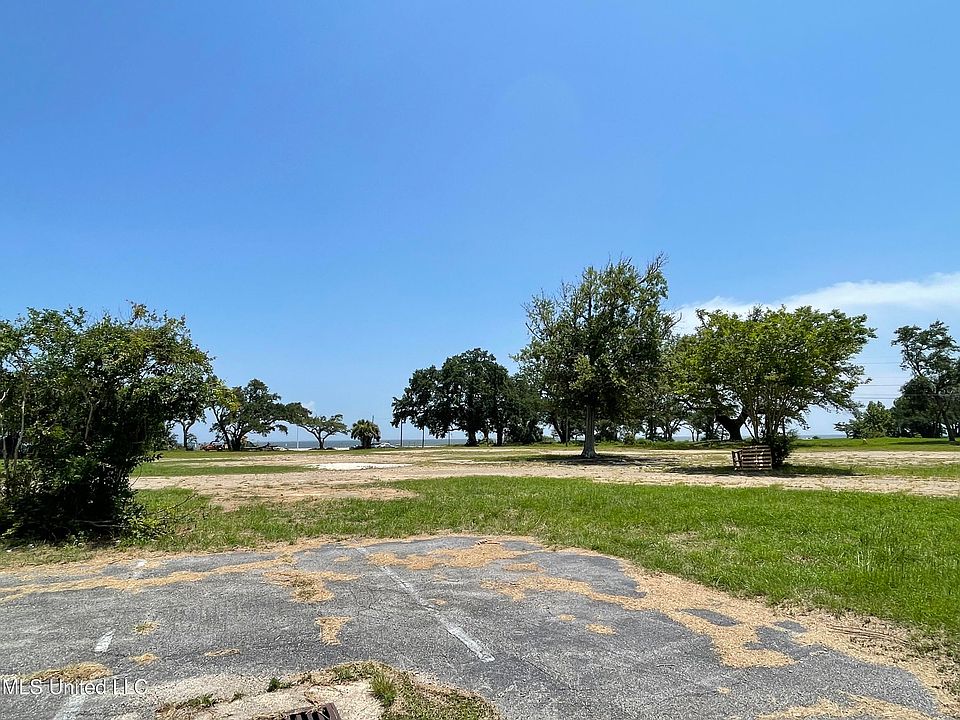1st image of 122 Beach Blvd