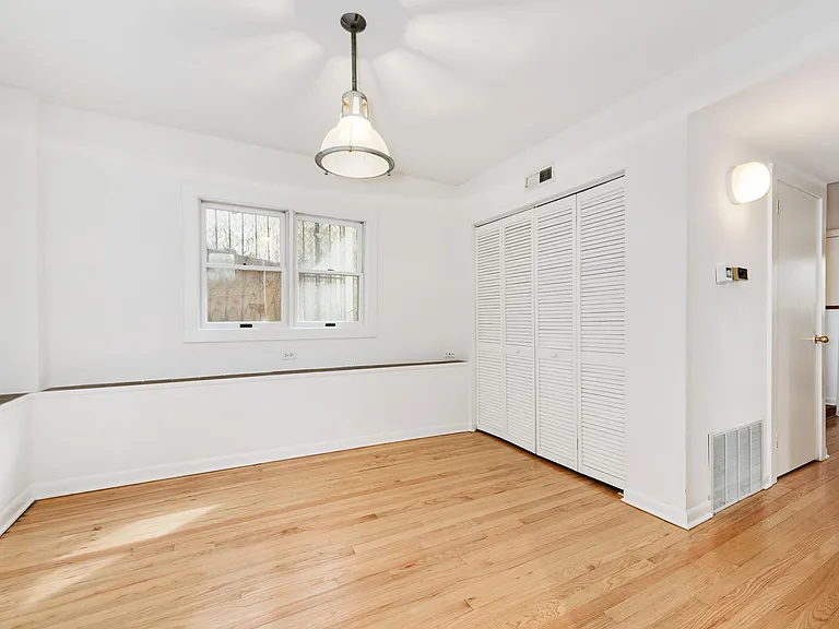 236 W Willow St #CH — Photo 9