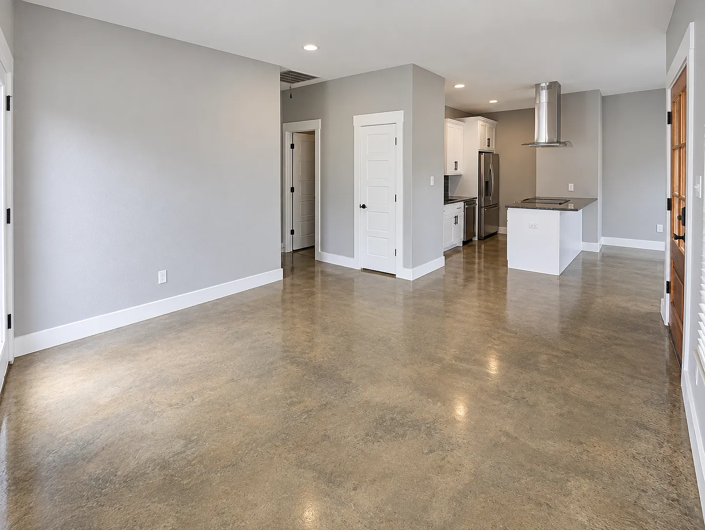 1215 Oak Drive - 103 — Photo 2