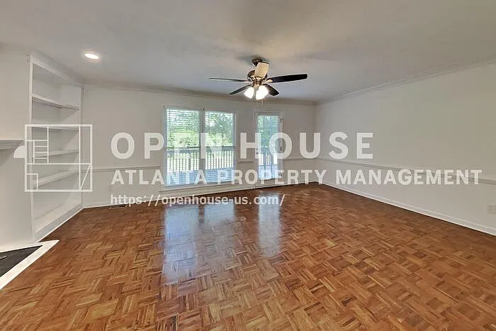 3 bed, 3.0 bath, 2284 sqft, $2,570 — Photo 3