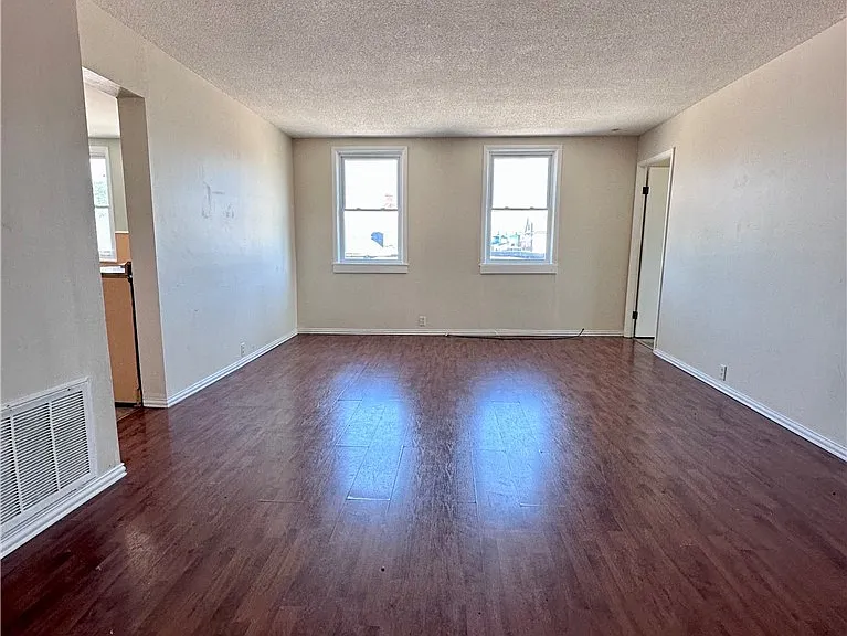 160 W Ferry St N #N — Photo 2