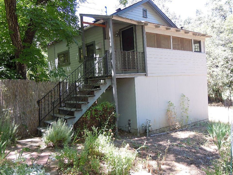 1st image of 804-A Jackson Ave