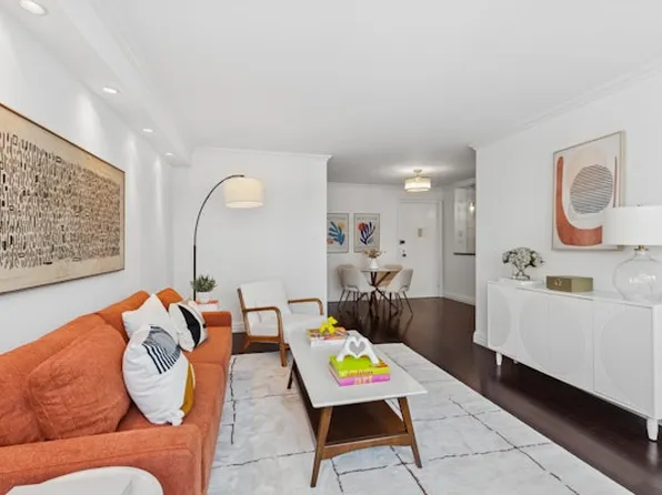 420 East 72nd Street image 3 of 12