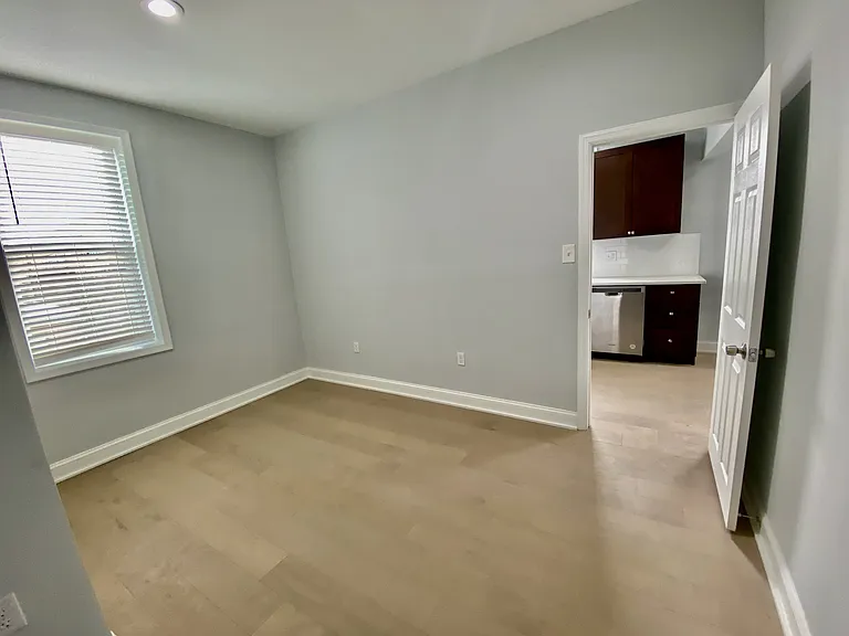 1247 Snyder Ave #3 — Photo 34