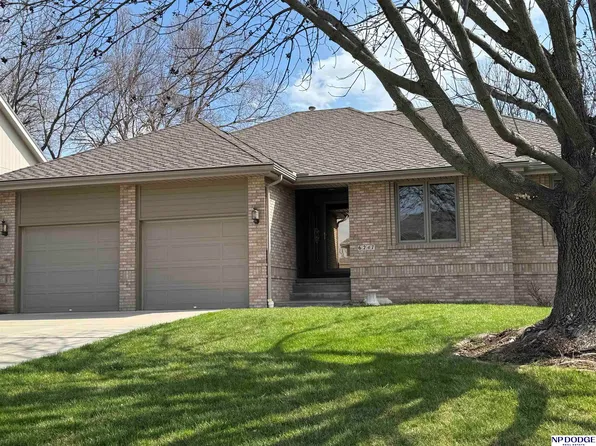 6247 S 100th St, Omaha, NE 68127