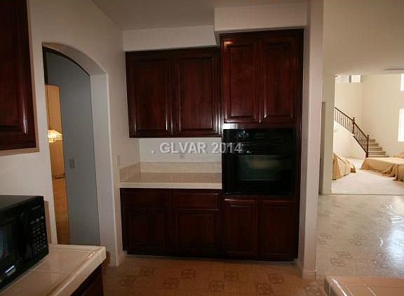 5th image of 9412 Grand Gate St