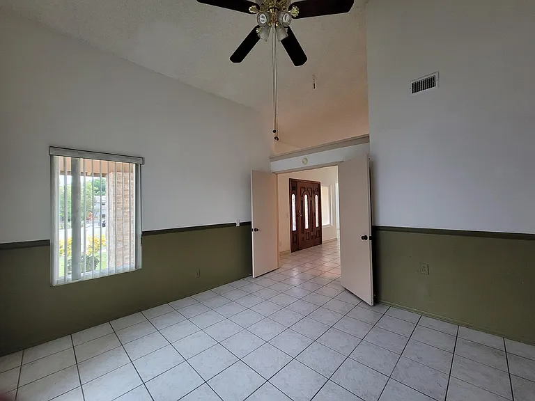 2050 Madonna Ln — Photo 7