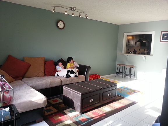 Bright & comfortable LR