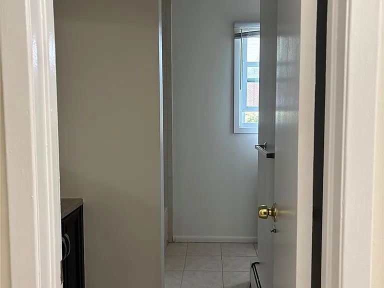 8 Locust St — Photo 10