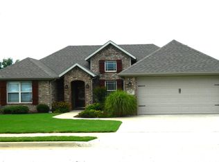 321 Division St, Centerton, AR 72719