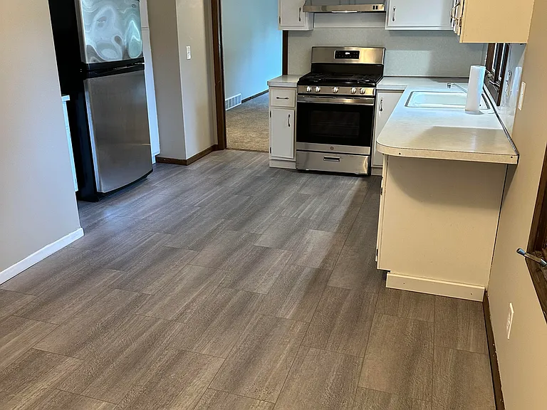 221 9th Ave NE #1 — Photo 5