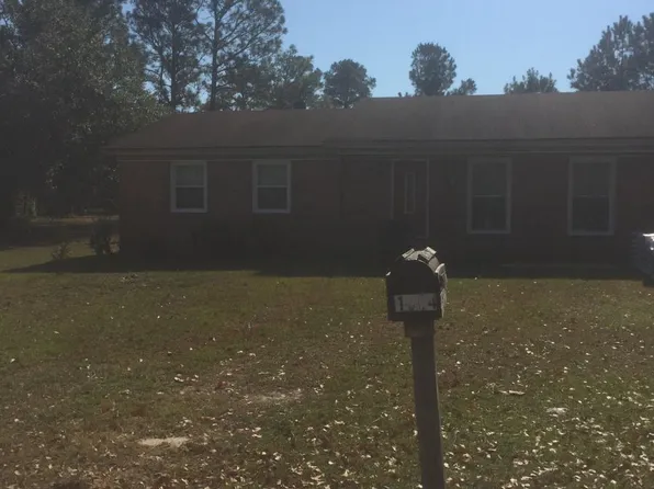 1904 Shiloh Ct, Fayetteville, NC 28304