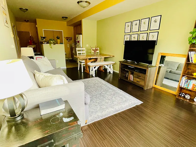 512 Darby Dr #208 — Photo 17