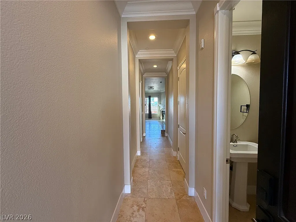 3 bed, 2.5 bath, 1594 sqft, $2,300 — Photo 4