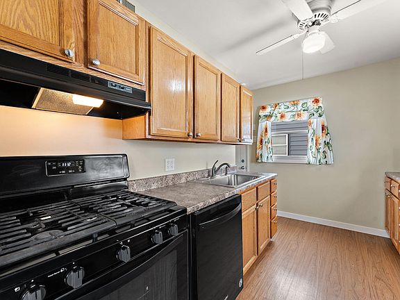 4th image of 1009 Gardena St