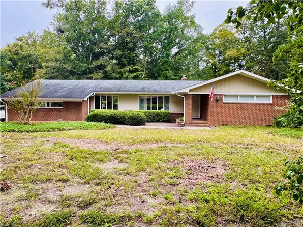 24420 Lovers Ln, Windsor, VA 23487