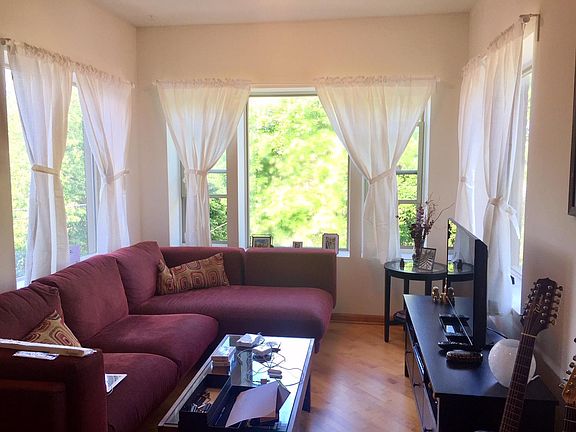 2nd image of 7058 N Paulina St #2