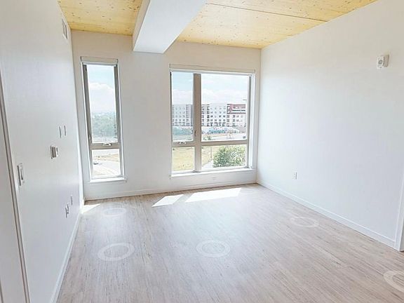 3rd image of 3104 W 17th Ave #416