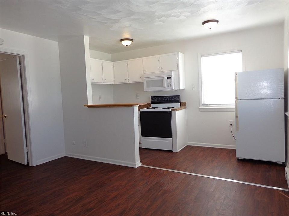 1st image of 9616 1st Bay St APT 3