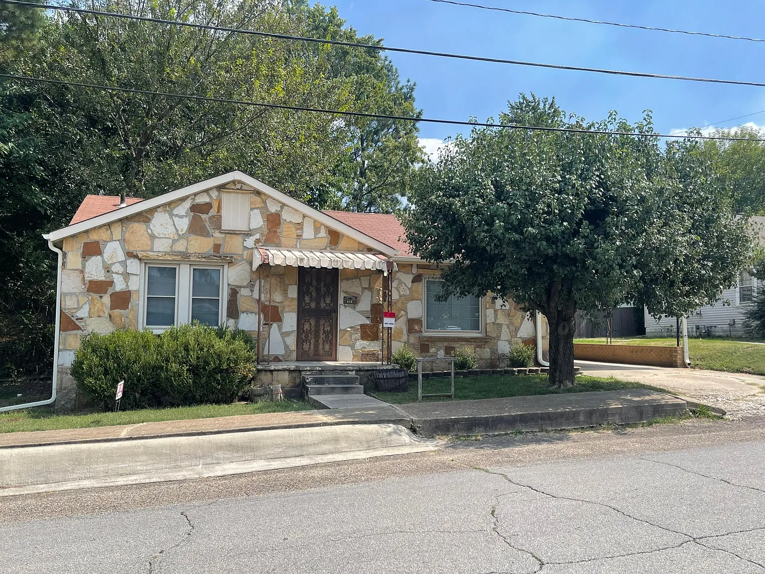 2 bed, 1152 sqft, $1,000 — Photo 1