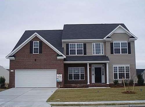 2nd image of 6 Hampshire Glen Pkwy
